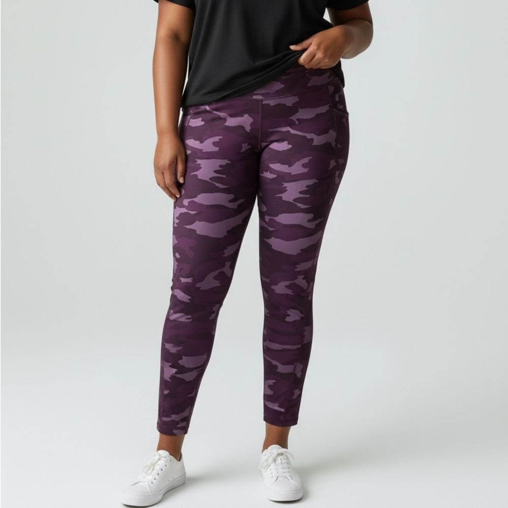 VOGO Athletica Size 2X Dark Purple Camouflage 7/8 Leggings